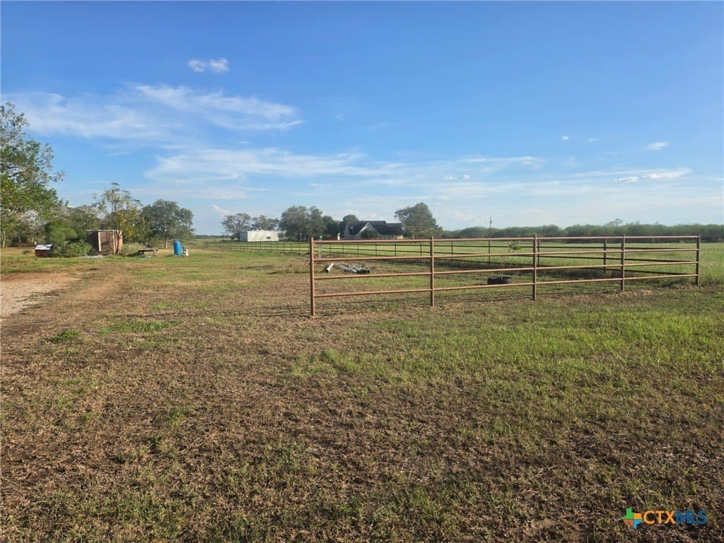 8.23 acres in Victoria County - photo 4