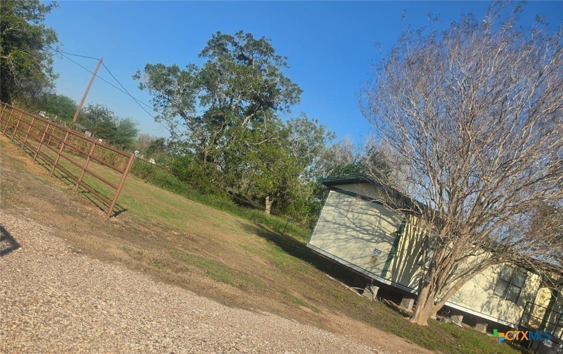 8.23 acres in Victoria County - photo 2