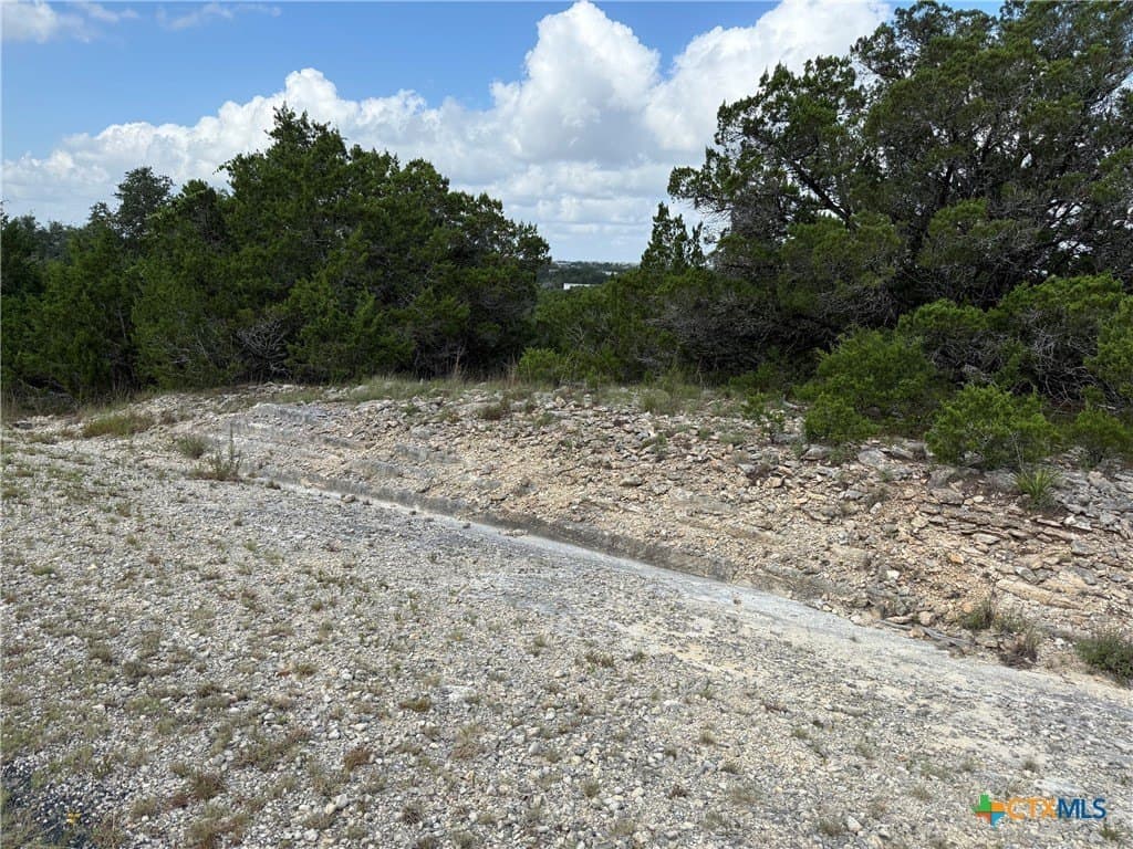 1.04 acres in Comal County gallery image 3