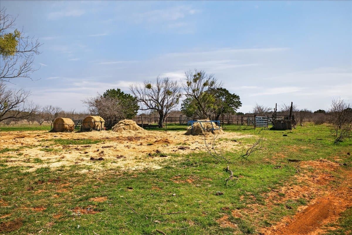 731.69 acres in Palo Pinto County - photo 19