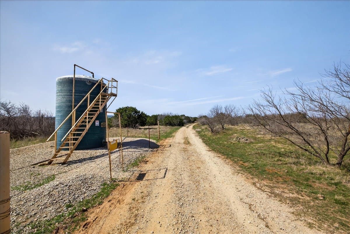 731.69 acres in Palo Pinto County - photo 9
