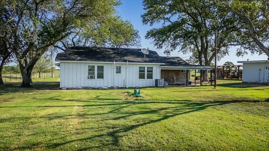 11.45 acres in Lavaca County - photo 8