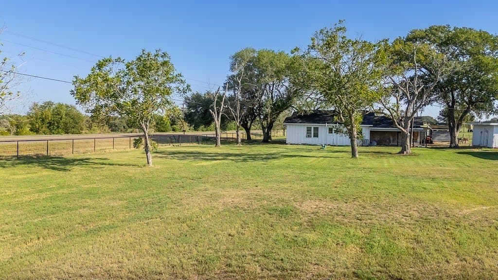 11.45 acres in Lavaca County - photo 10