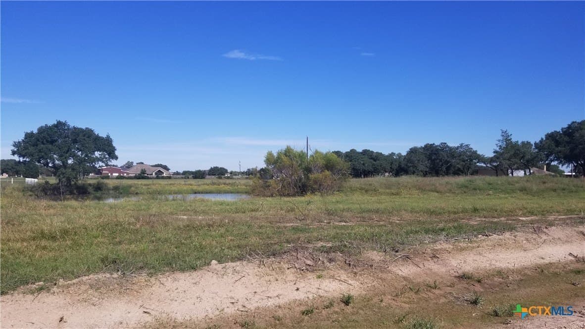 1.69 acres in Victoria County - photo 3