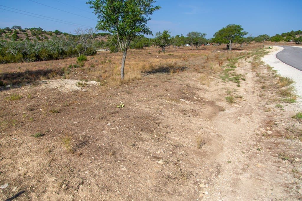 5.01 acres in Kerr County - photo 8