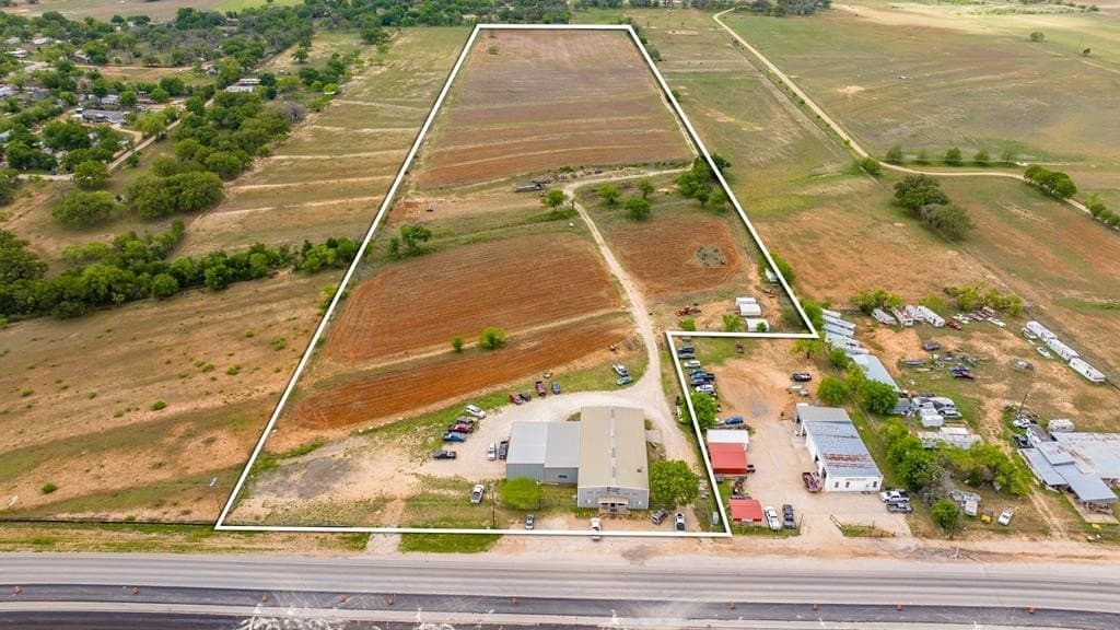 25.08 acres in Gillespie County