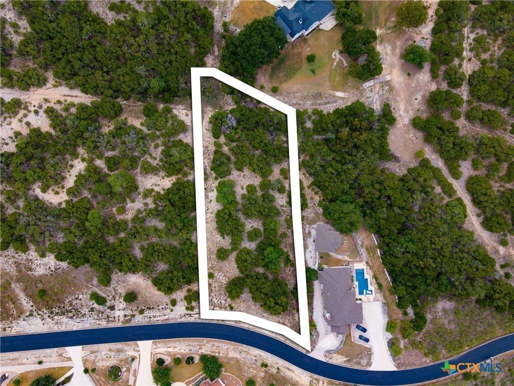 1.06 acres in Comal County - photo 3