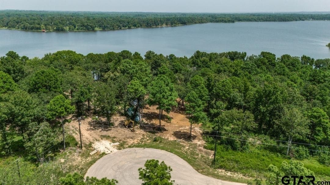 1.2 acres in Henderson County