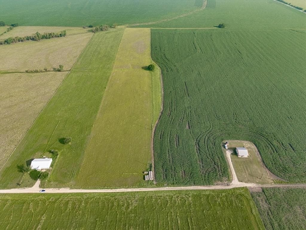 10 acres in Hill County gallery image 4