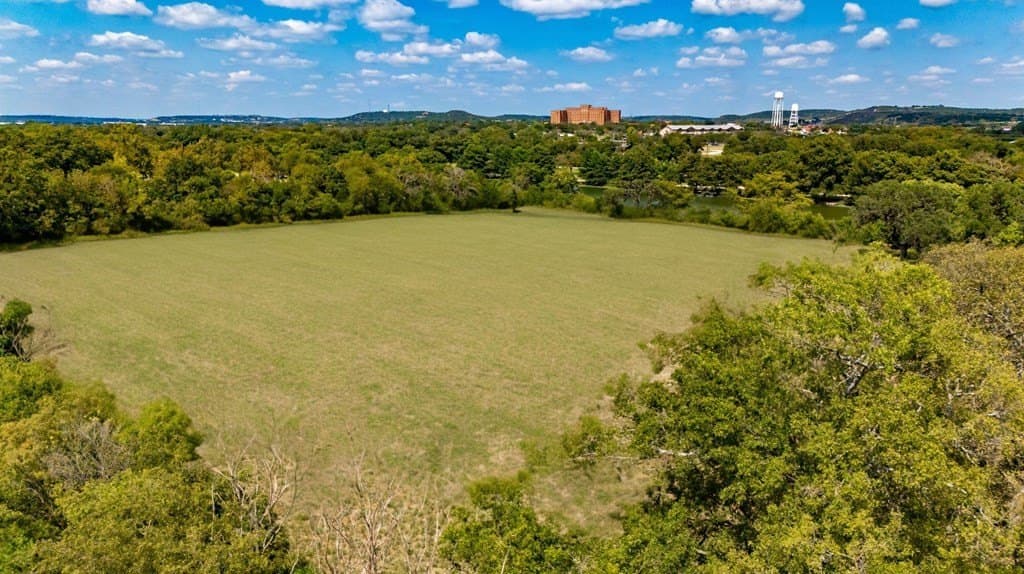 4.36 acres in Kerr County - photo 8
