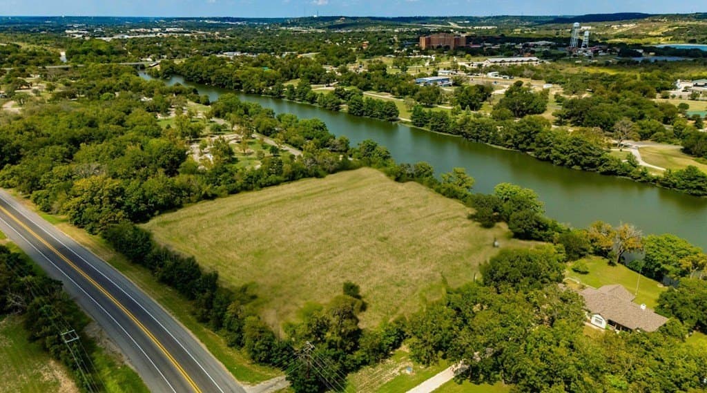 4.36 acres in Kerr County - photo 9