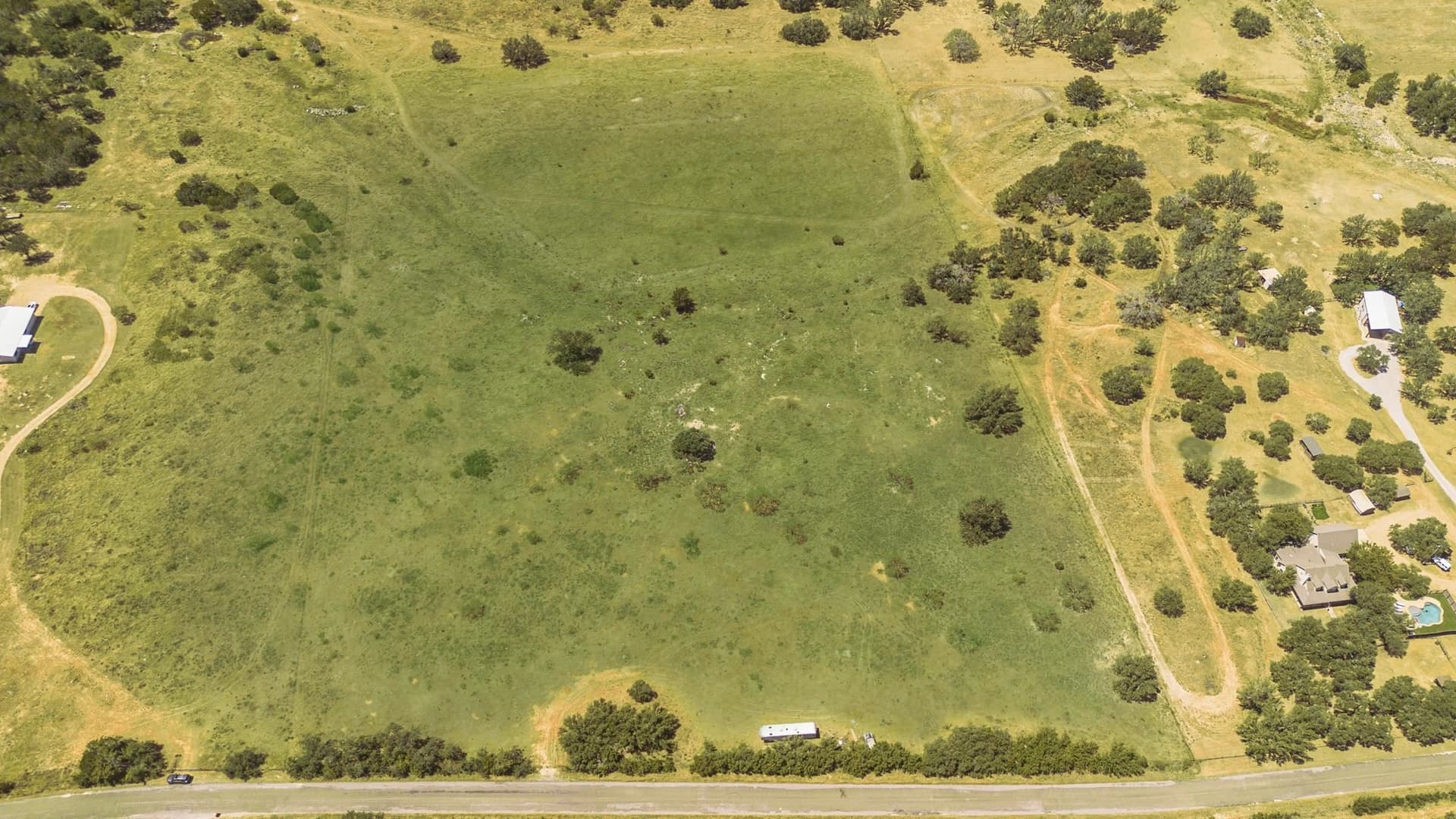 10 acres in Blanco County gallery image 4