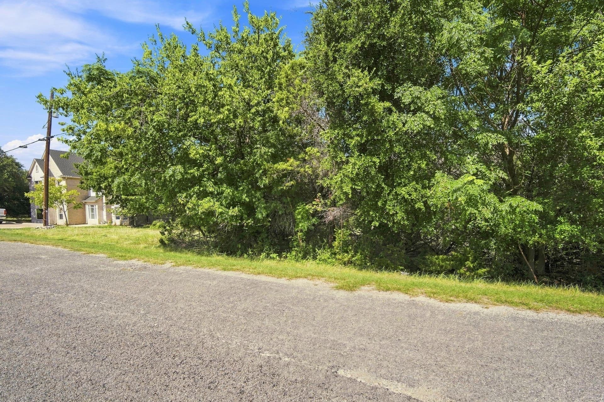 0.35 acres in Hill County gallery image 2