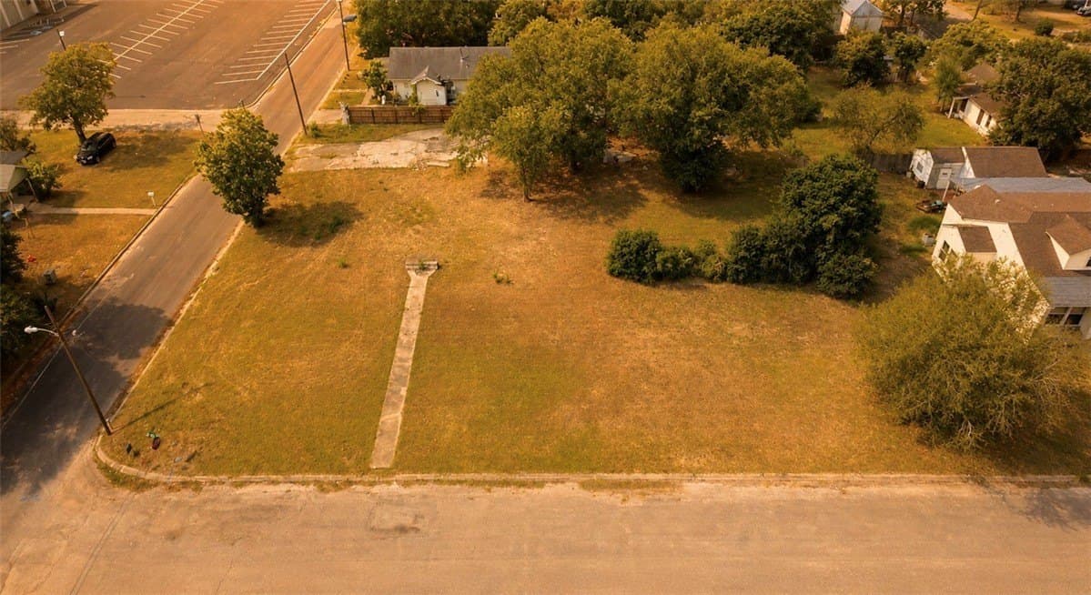 0.52 acres in Bee County - photo 4