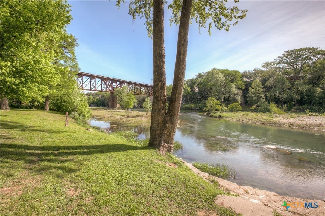1 acres in Comal County - photo 18