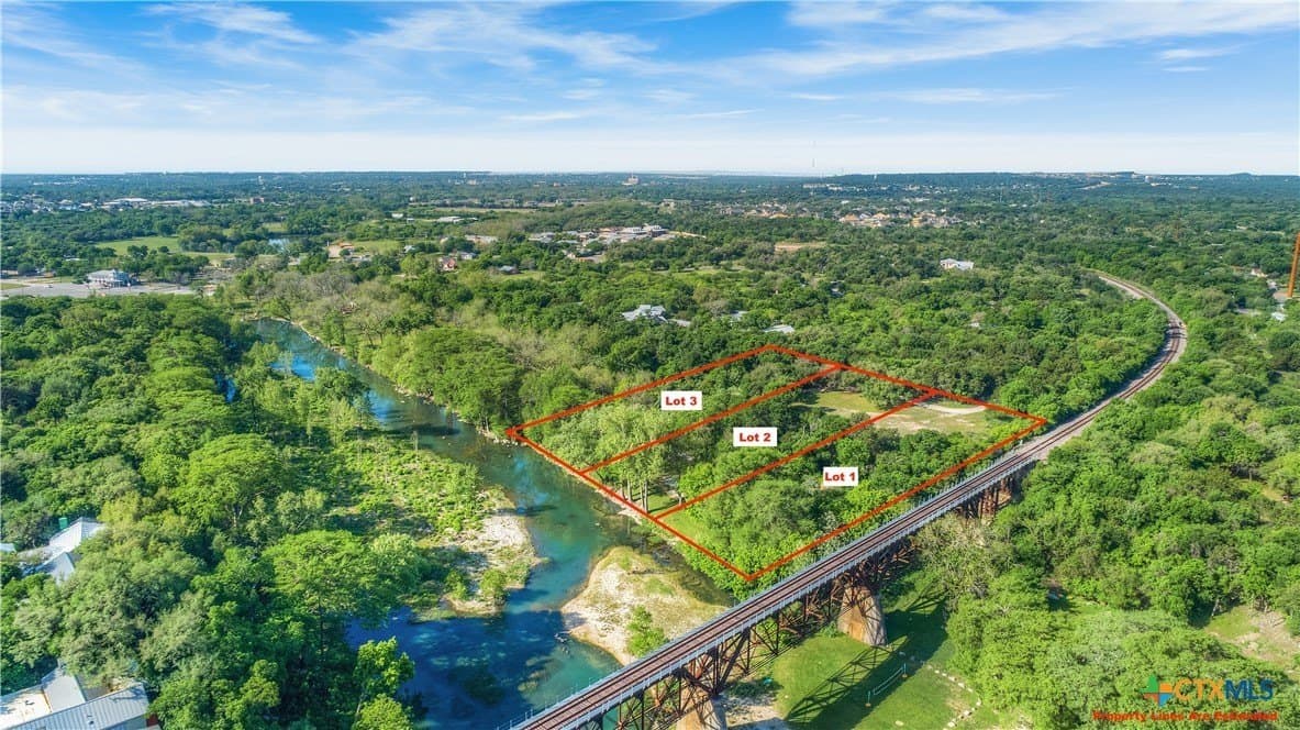 1 acres in Comal County gallery image 4