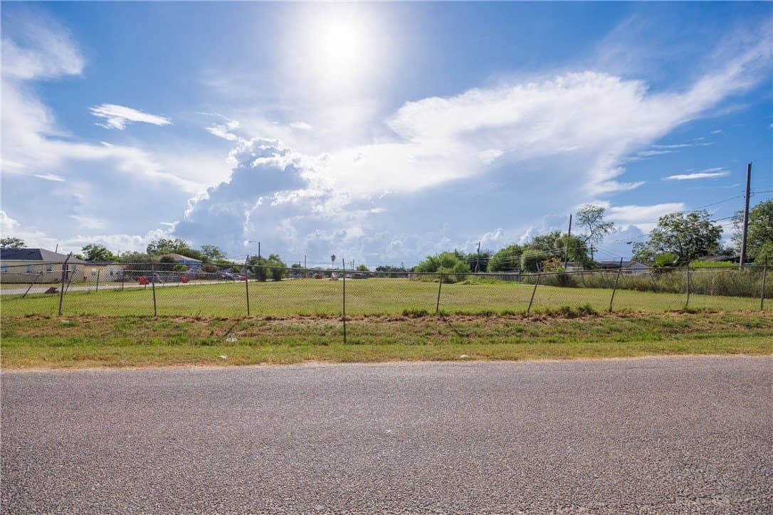 1.38 acres in Nueces County gallery image 3