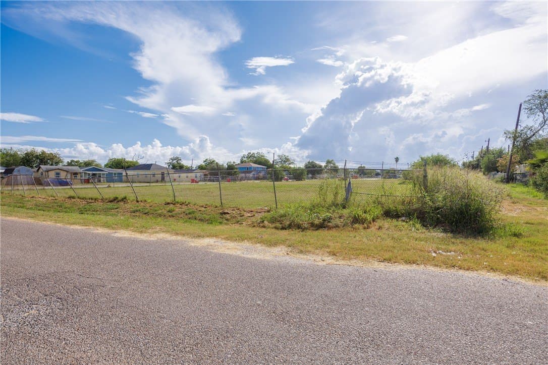 1.38 acres in Nueces County gallery image 2