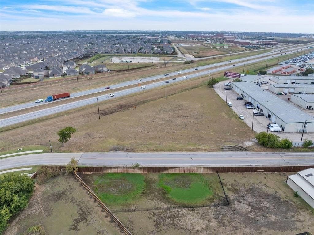 1.38 acres in Tarrant County gallery image 2