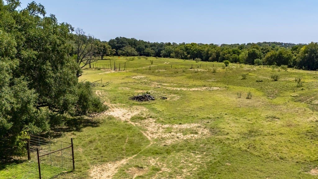 10.5 acres in Gillespie County gallery image 4