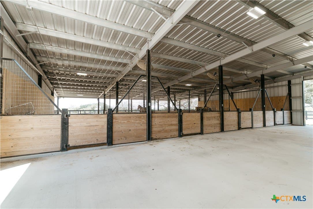 25 acres in Victoria County - photo 40