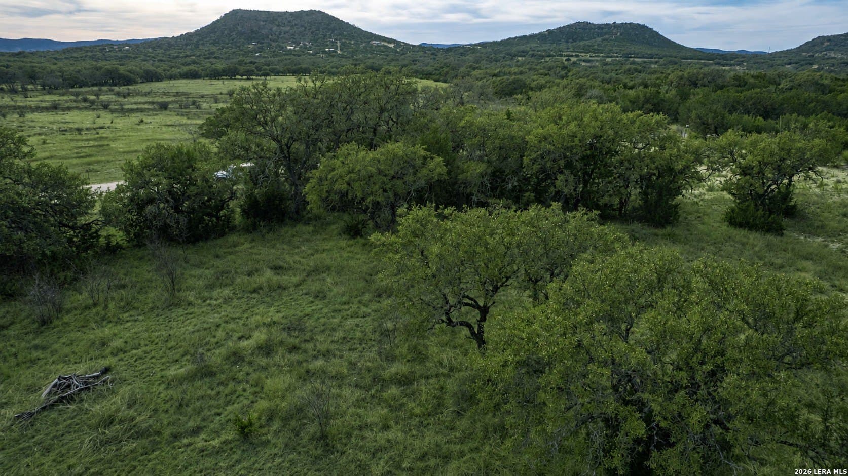 11.54 acres in Real County - photo 2