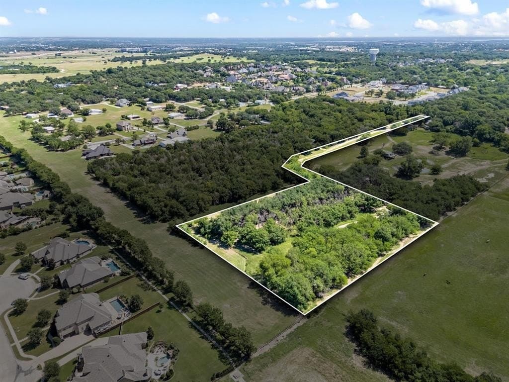 5.02 acres in Tarrant County