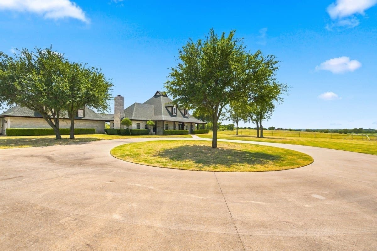 10.01 acres in Hill County - photo 34
