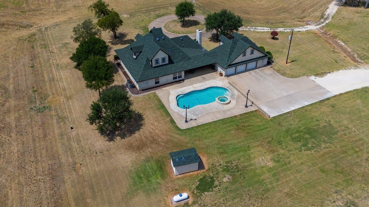 10.01 acres in Hill County - photo 37
