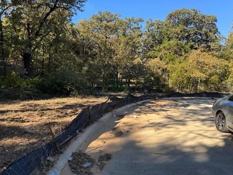 0.9 acres in Tarrant County gallery image 3