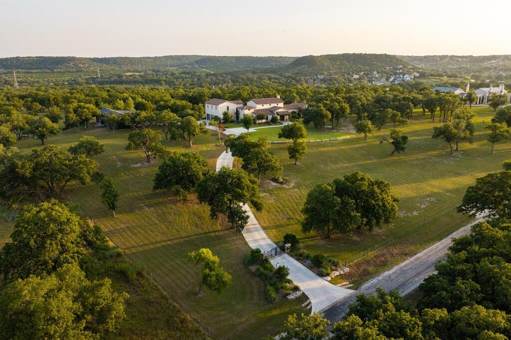 10.01 acres in Gillespie County - photo 3