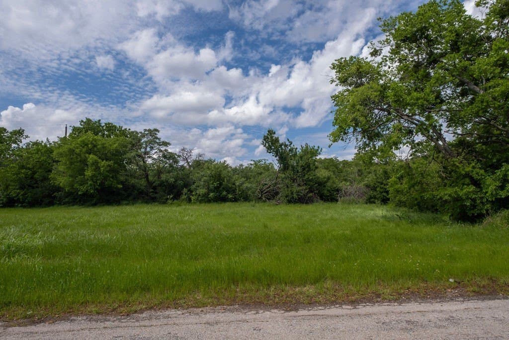 0.19 acres in Kaufman County - photo 9