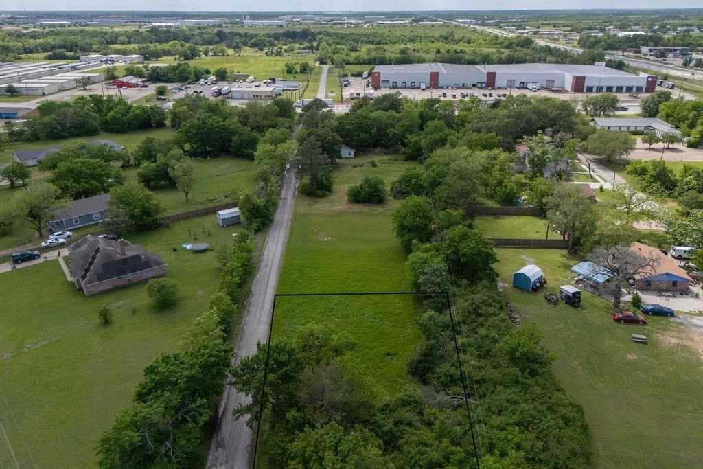 0.19 acres in Kaufman County - photo 8