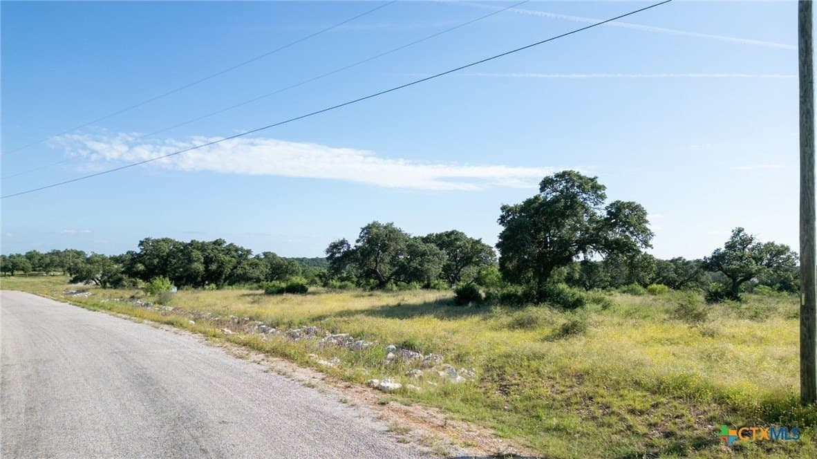 10 acres in San Saba County gallery image 3