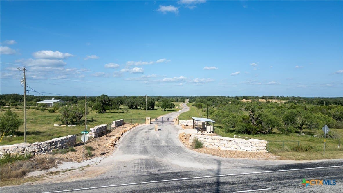 10 acres in San Saba County