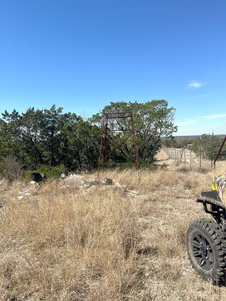 24.01 acres in Real County - photo 19