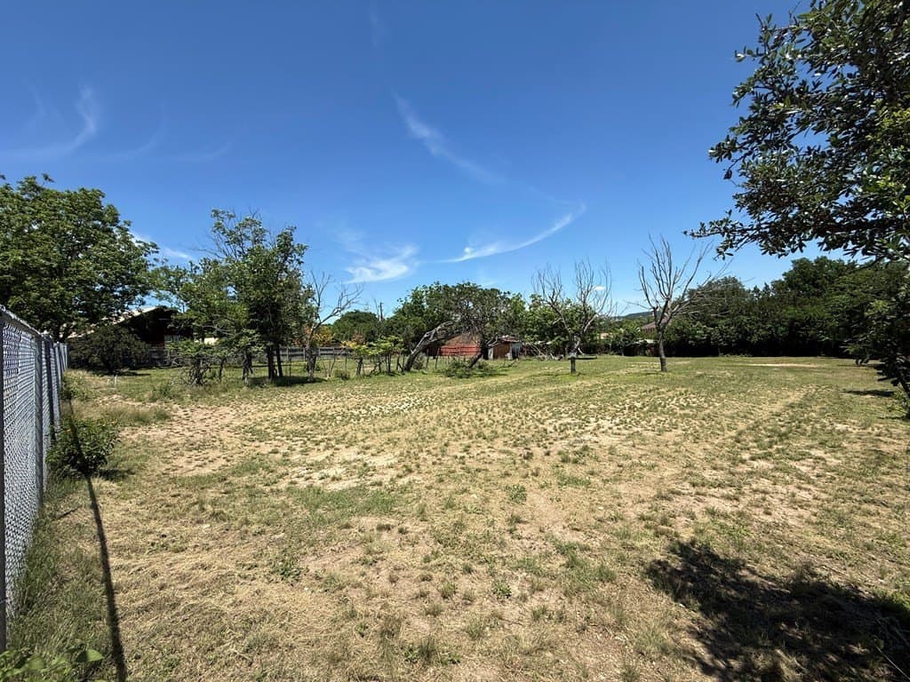 0.52 acres in Kerr County - photo 8