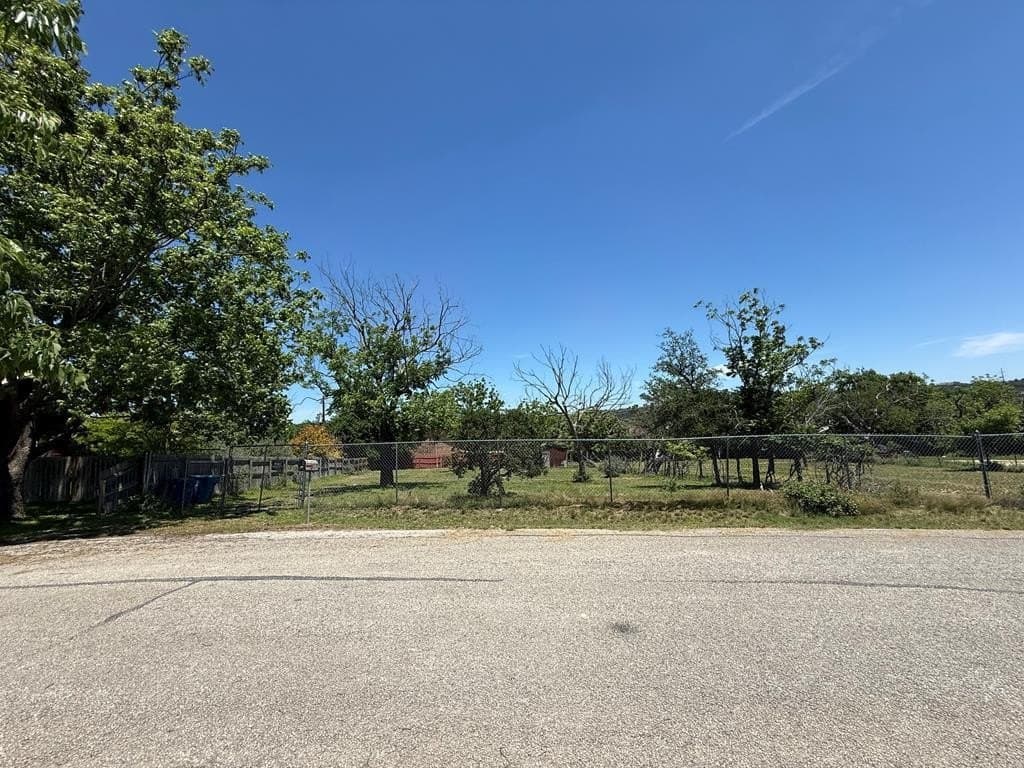 0.52 acres in Kerr County gallery image 2