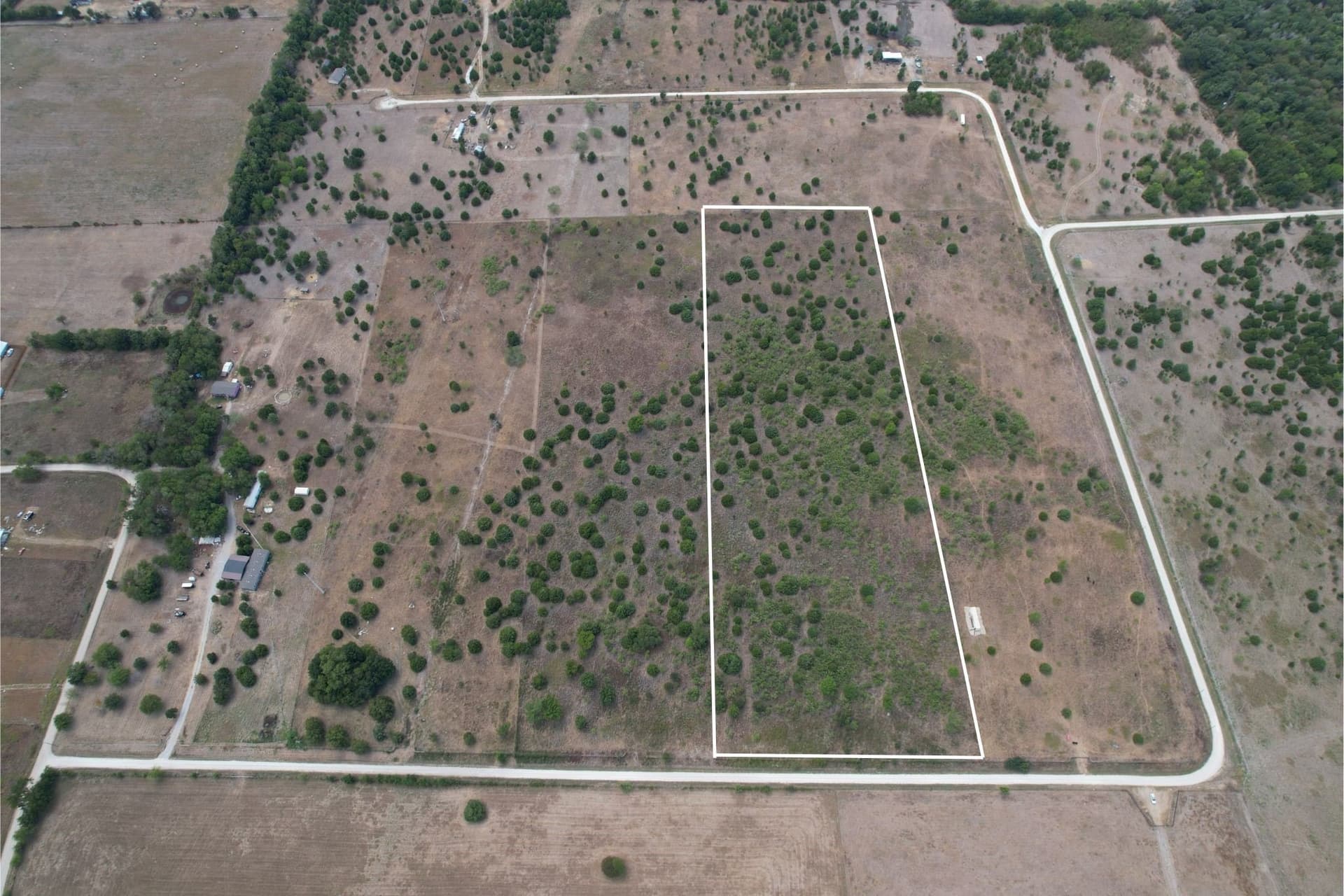 10.96 acres in Navarro County