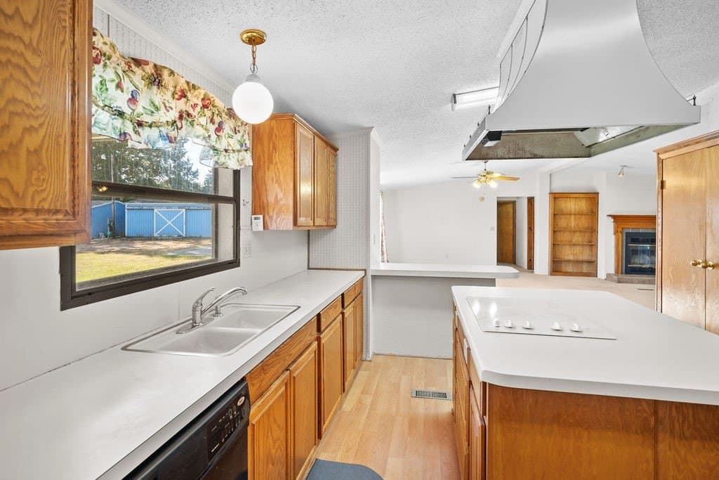 21.37 acres in Wood County - photo 9