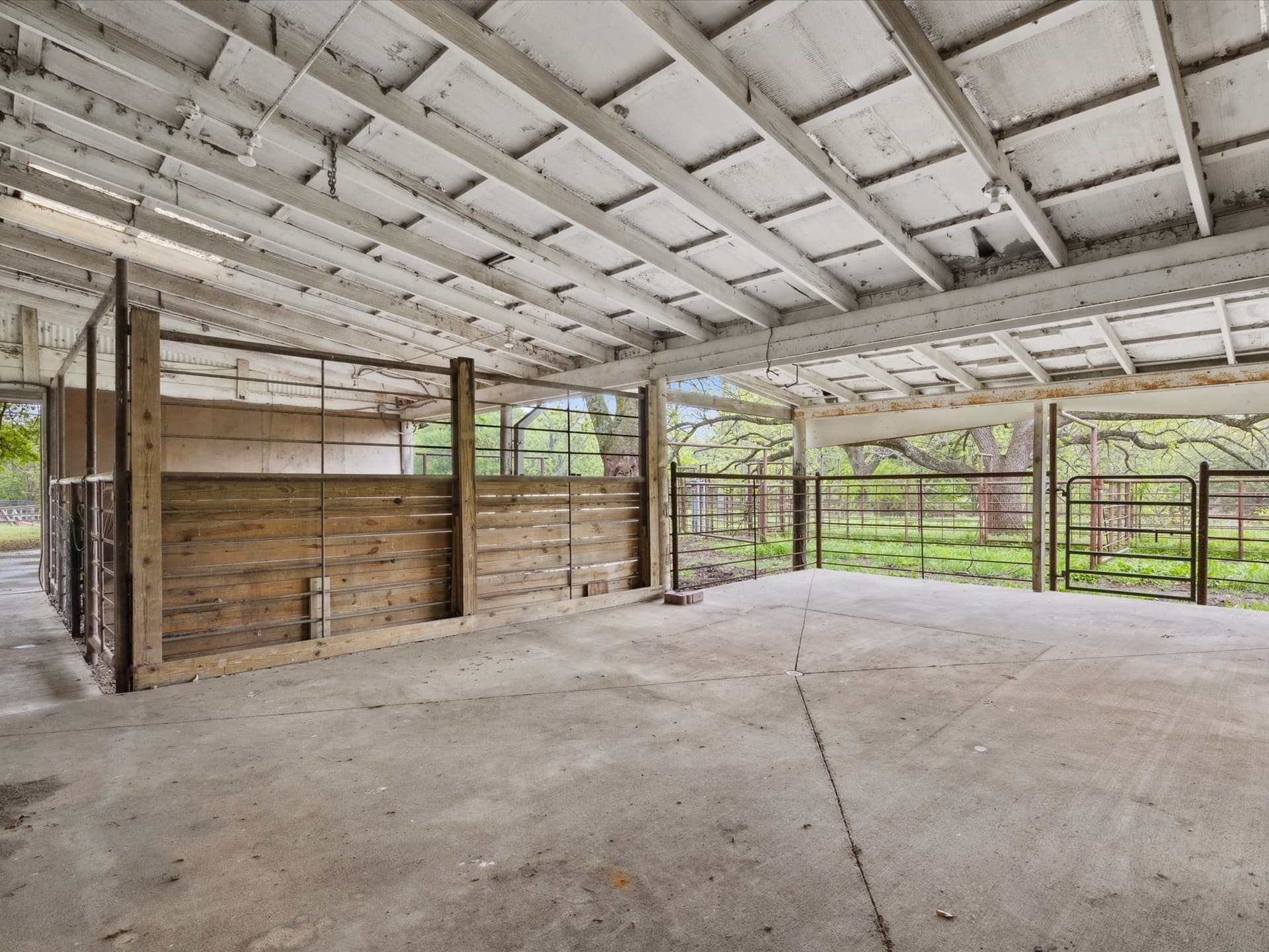 17.92 acres in Ellis County - photo 4