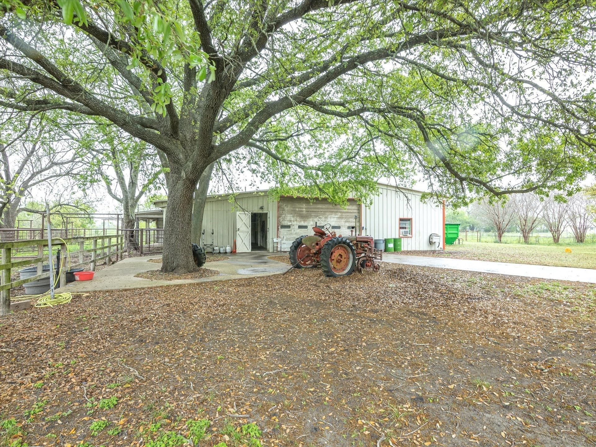 17.92 acres in Ellis County - photo 3