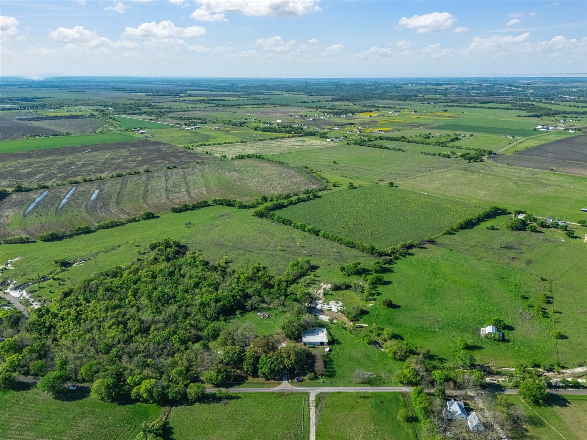 17.92 acres in Ellis County - photo 2