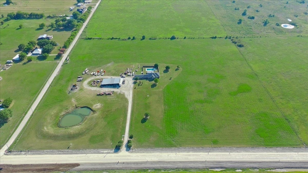 21.98 acres in Navarro County - photo 39