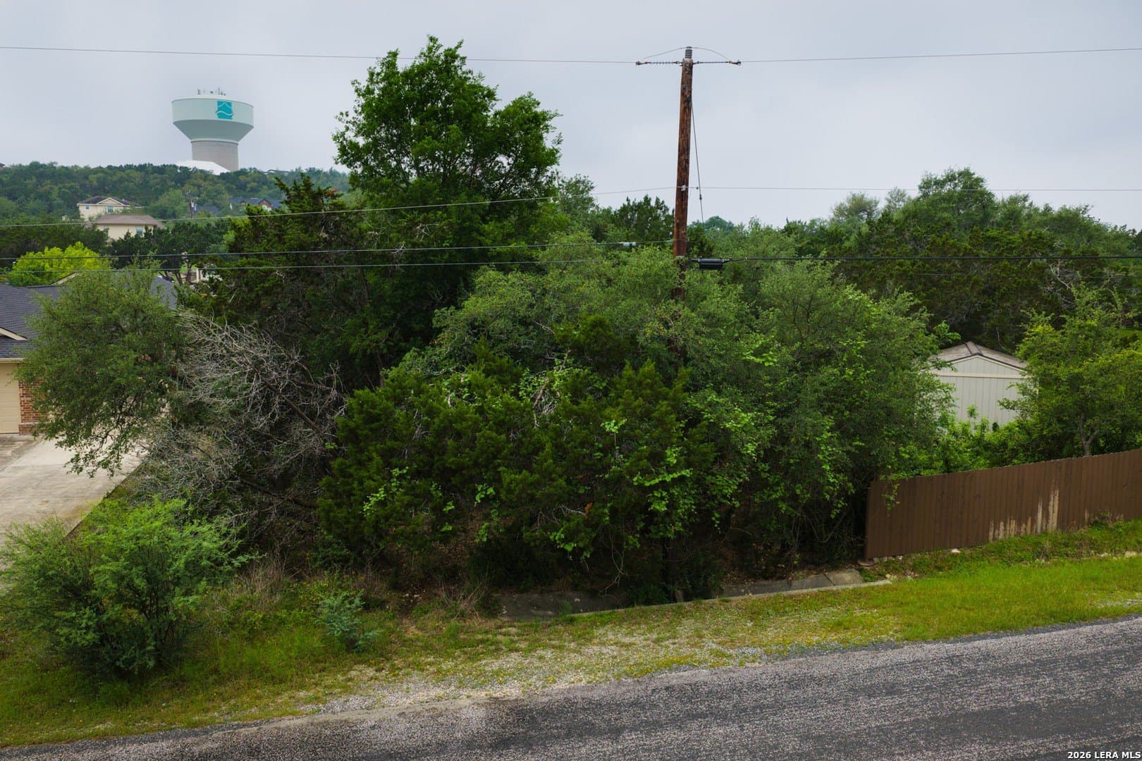 0.95 acres in Bexar County gallery image 4