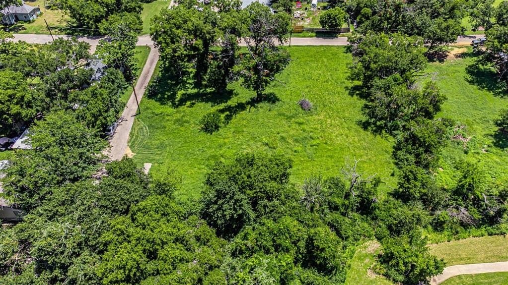 1.07 acres in Johnson County gallery image 2