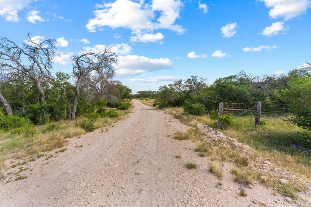 39.92 acres in Edwards County - photo 14