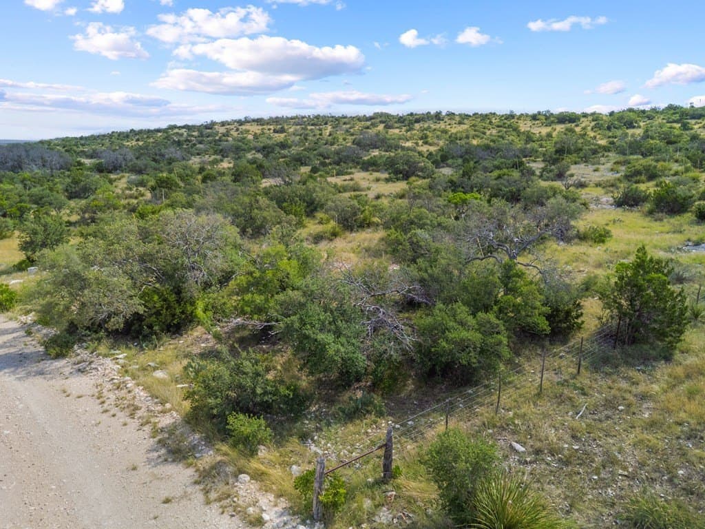 39.92 acres in Edwards County - photo 10