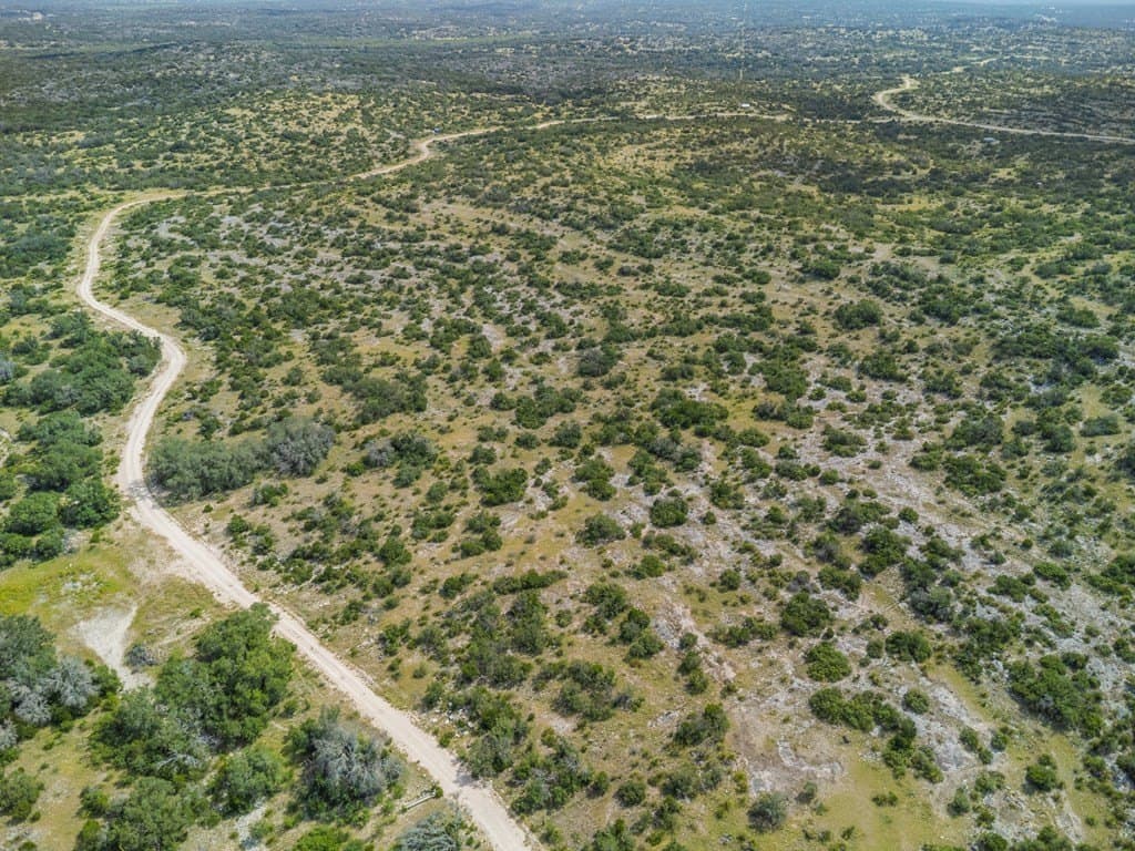 39.92 acres in Edwards County gallery image 2