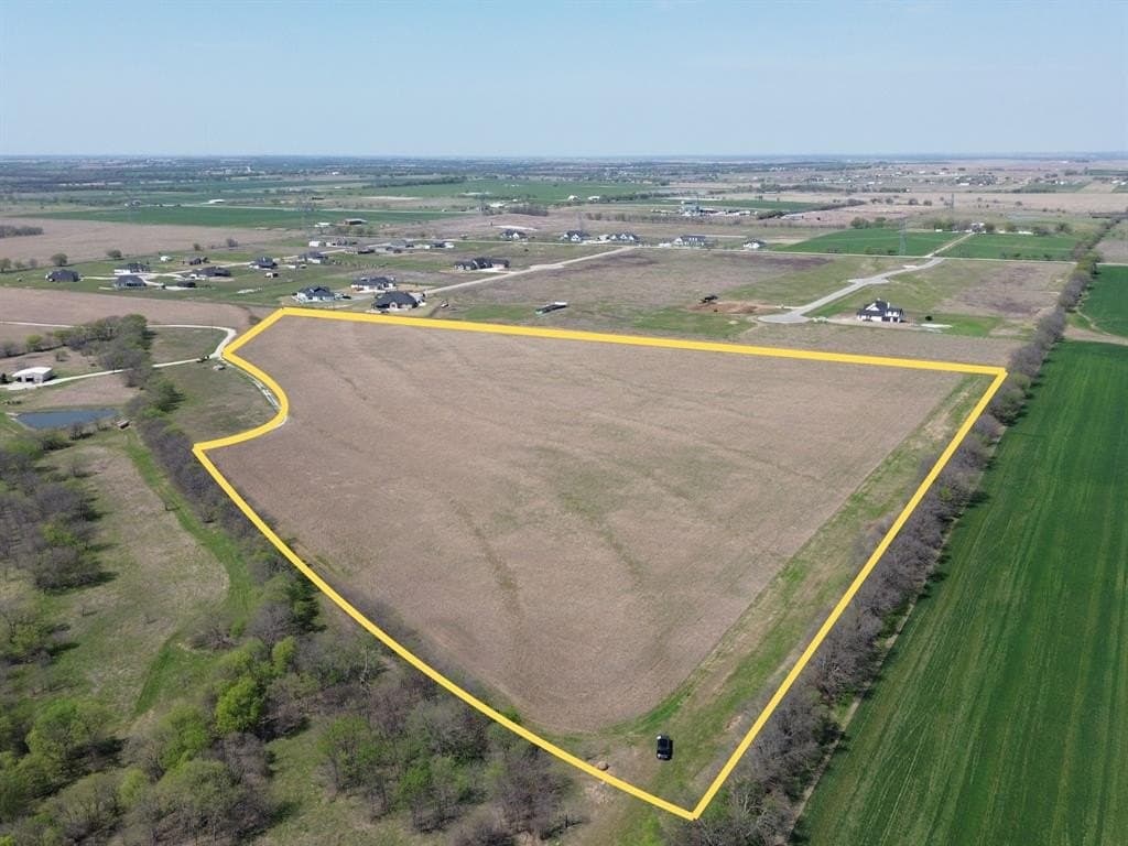 10 acres in Denton County